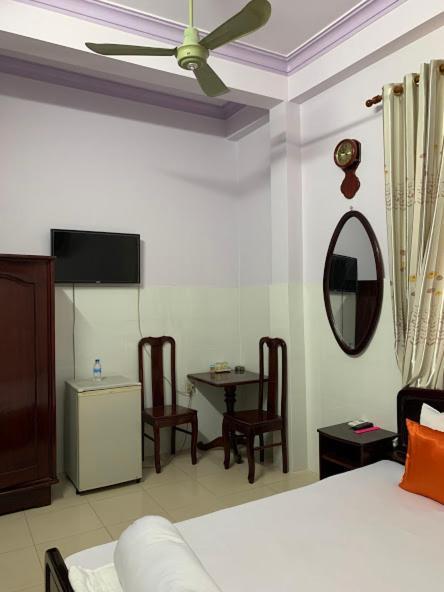 Khach San Tu Anh Hotel Ха Тени Екстериор снимка