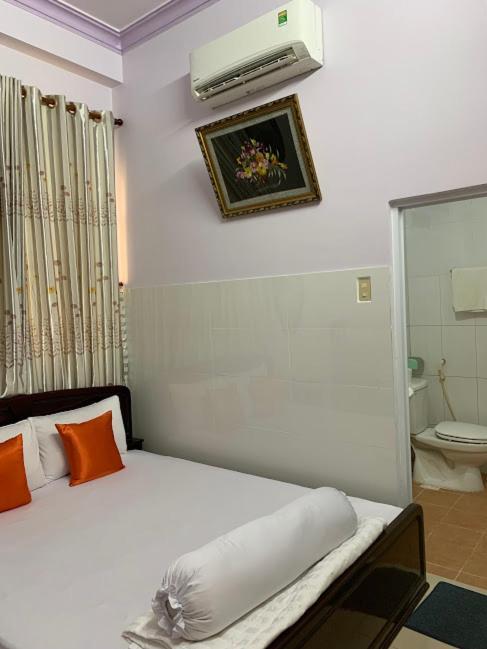 Khach San Tu Anh Hotel Ха Тени Екстериор снимка