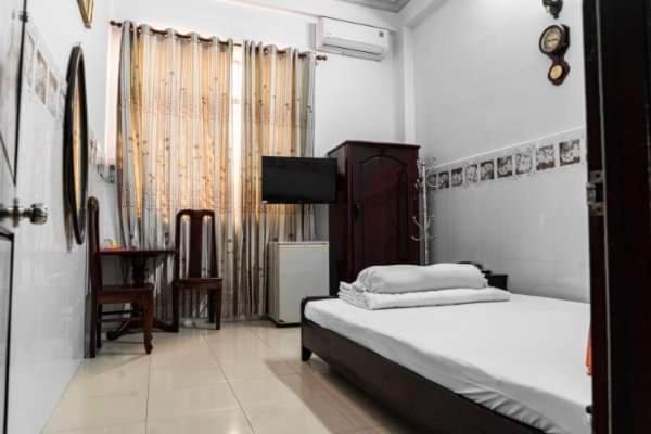 Khach San Tu Anh Hotel Ха Тени Екстериор снимка
