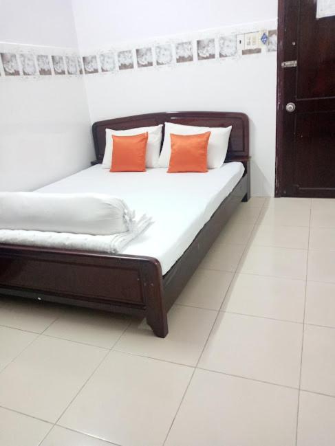 Khach San Tu Anh Hotel Ха Тени Екстериор снимка