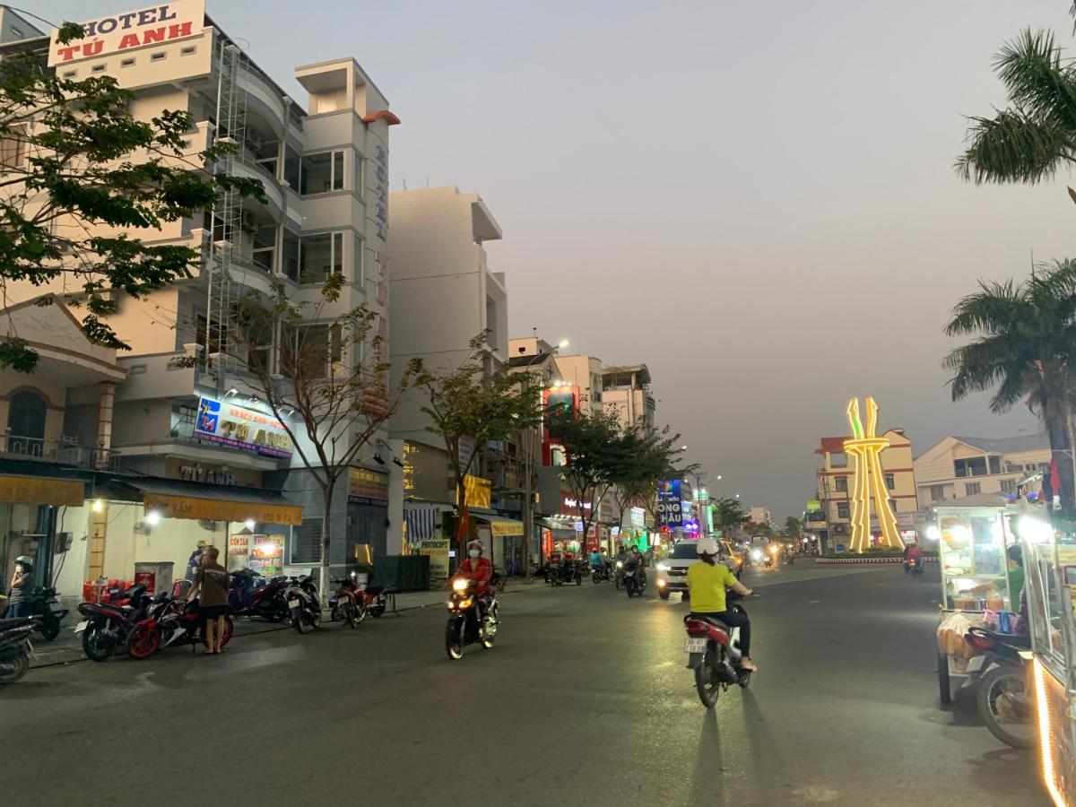 Khach San Tu Anh Hotel Ха Тени Екстериор снимка