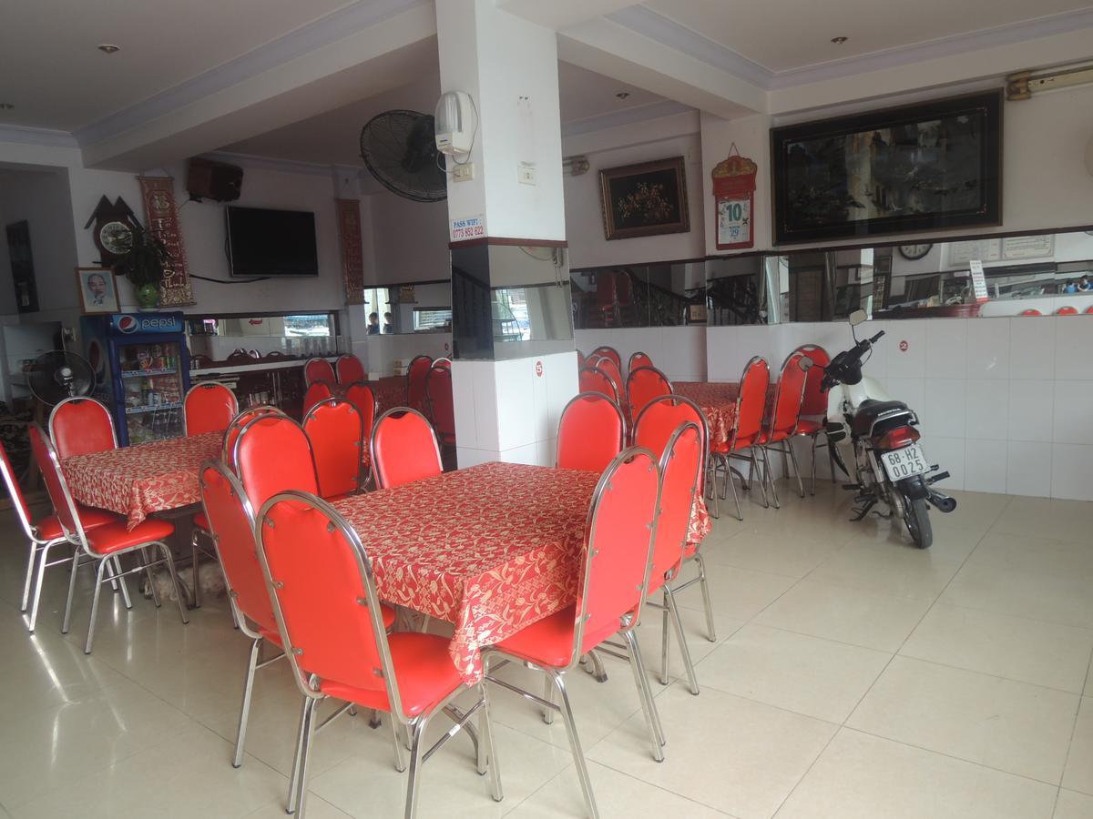 Khach San Tu Anh Hotel Ха Тени Екстериор снимка